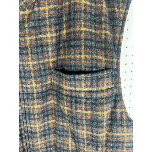 Saks Fifth Avenue reversible vest - Picture 9 of 13